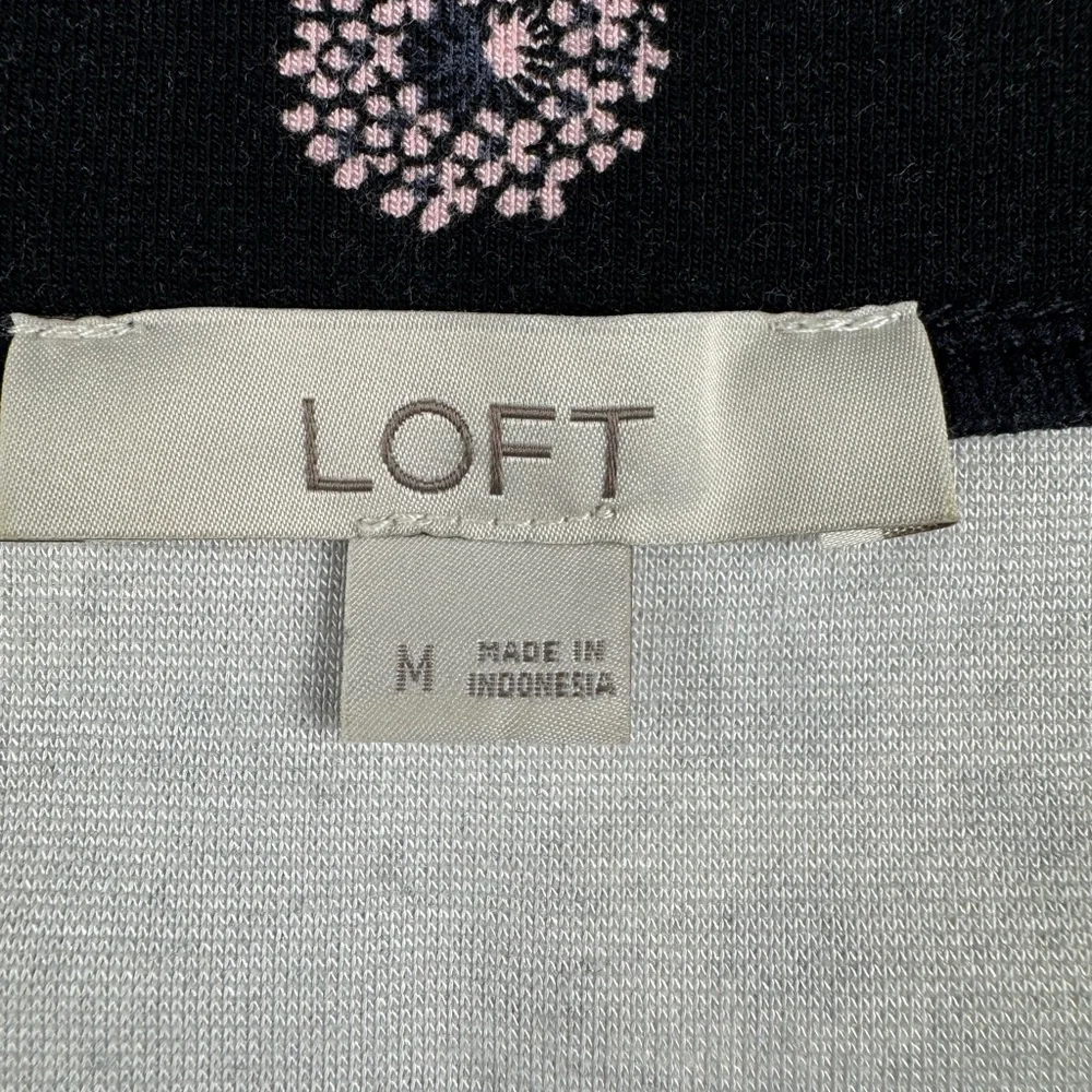 LOFT Daisy print stretchy A line midi skirt size medium